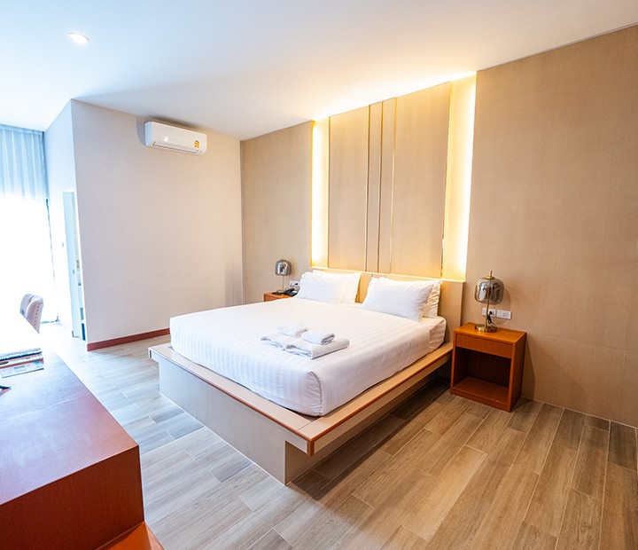Deluxe King Room – สัมผัสความสบายกว้างขวางที่ Together Resort